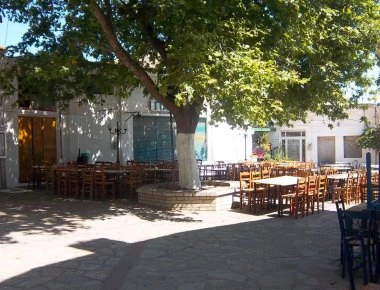 Σαμός: Διαδήλωση κατοίκων στους Μυτιληνιούς - Αντιδρούν έντονα στη δημιουργία hot spot στο στρατόπεδο Μοσχονά (φωτό)
